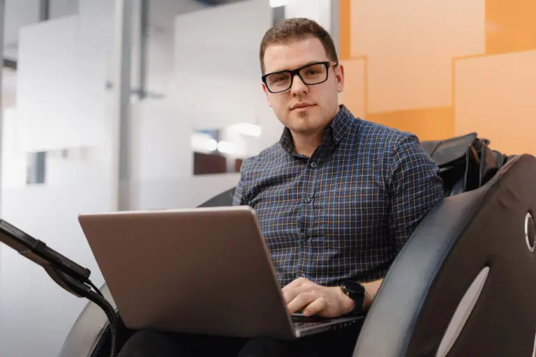 Read more about the article Outsourcing IT – dla jakich branż warto go wybrać?