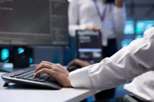 Read more about the article Montaż monitoringu w firmie Warszawa – dlaczego warto?